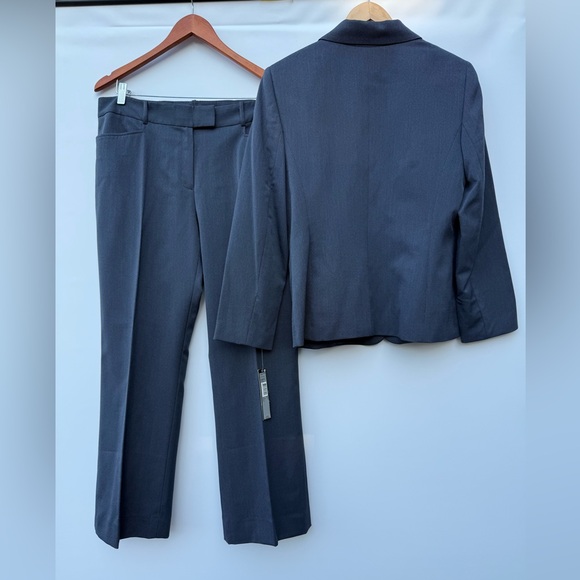 Tahari Arthur S. Levine Women Suit Navy Blue Size12 Petite - Picture 2 of 14